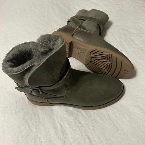 UGG burnt olive boots - Picture 4 of 4